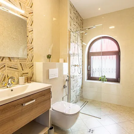 شقة فندقية Luxury Collection Aparthotel In Brasov براشوف