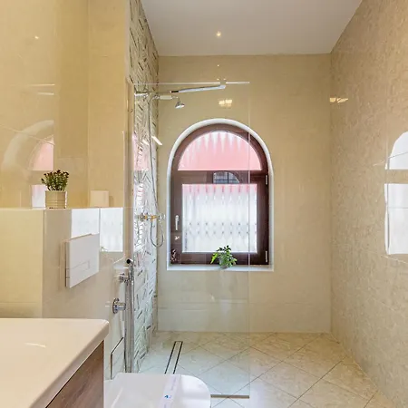 Luxury Collection Aparthotel In Brasov براشوف